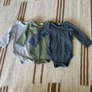 Colored Organics Long Sleeve Onesie Bundle - 6-12M